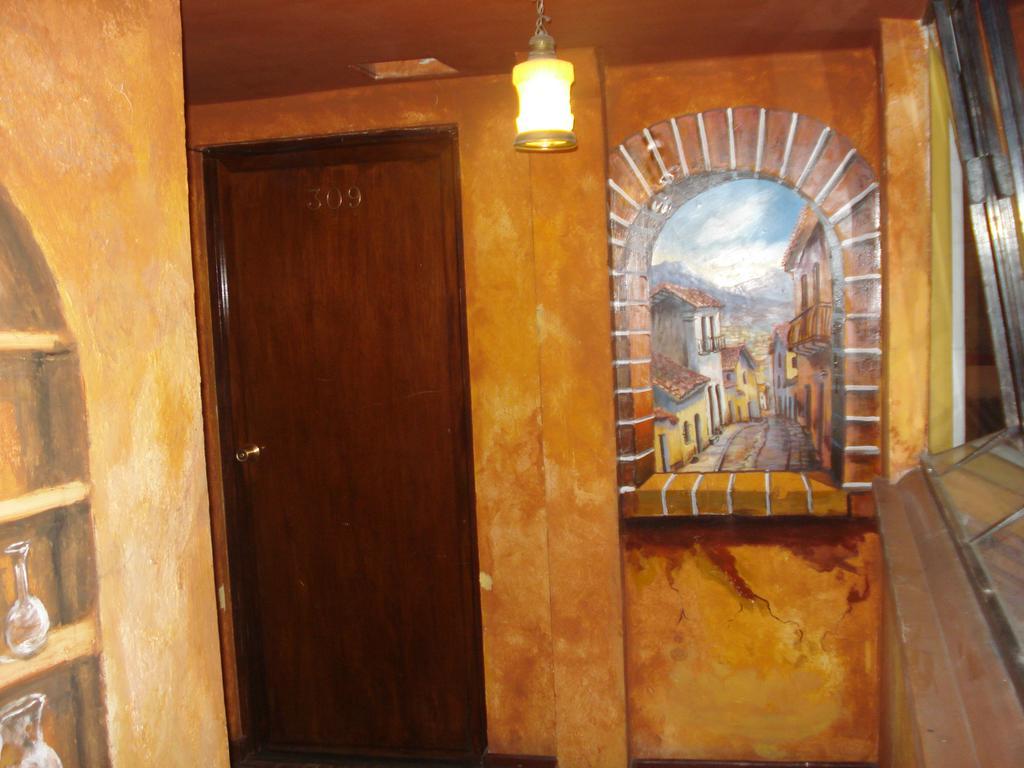 Isabela Hotel Suite ลาปาซ ภายนอก รูปภาพ