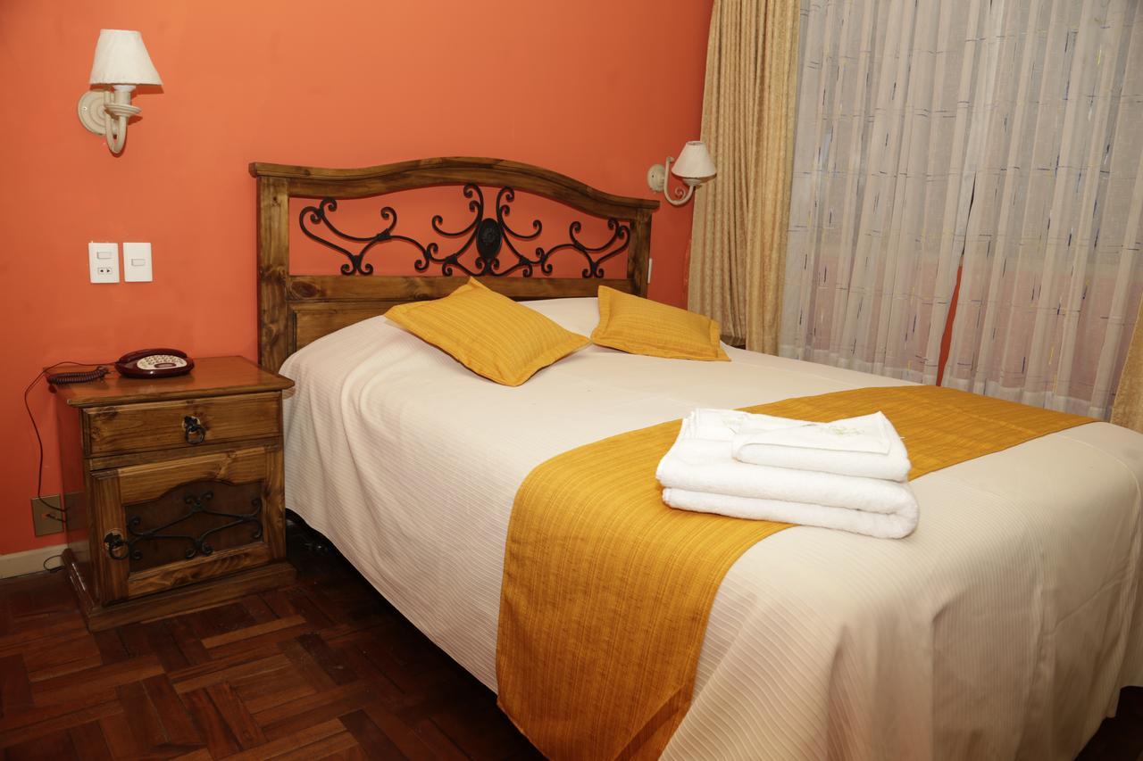 Isabela Hotel Suite ลาปาซ ภายนอก รูปภาพ